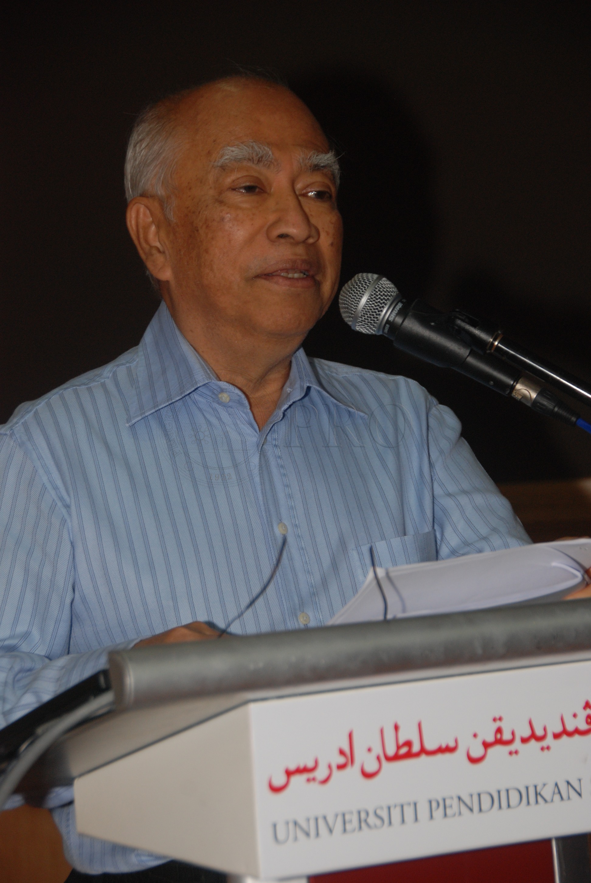 PRO 12 140 buku DSC 9705